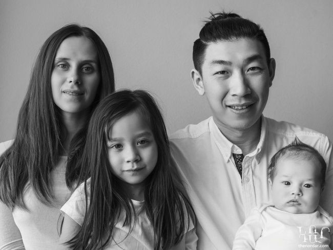 Keluarga kecil ini berdarah campuran Korea, Ukraina dan Rusia. Foto: Dok. thenordar.com