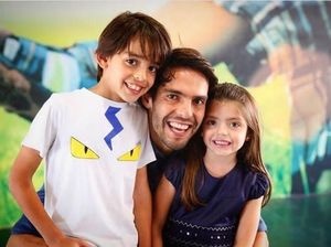 Potret Mesra Legenda AC Milan, Kaka, dan 2 Anaknya