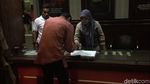 Foto: Sandiaga Tembus Hujan Saat Penuhi Panggilan Polda Metro