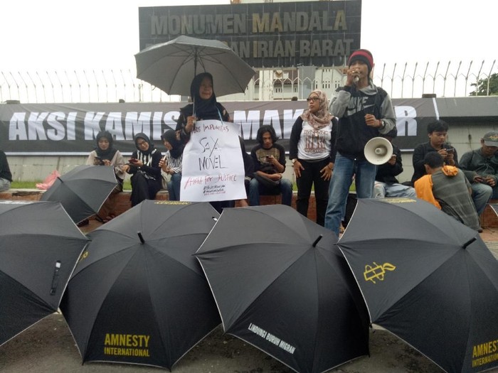 Gelar Payung Hitam, Aktivis HAM Makassar Minta Kasus Novel Diungkap