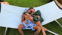 Hubungan Neymar dan Bruna memang sempat putus-sambung. Mereka pertama kali berkencan pada 2012 silam, dan sering pergi liburan bareng dan pamer kemesraan. (Instagram/Bruna Marquazine)