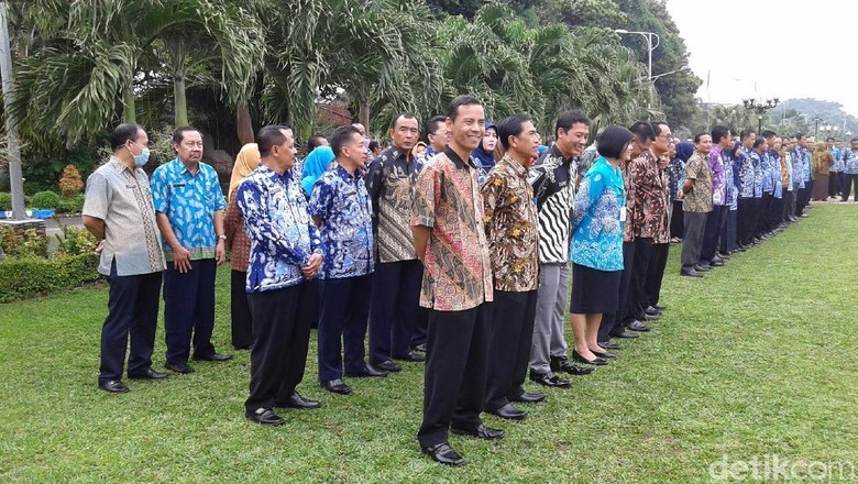 Bolos Upacara Korpri, Ini Sanksi Ratusan PNS Pemkab Ponorogo Bolos Upacara Korpri, Ini Sanksi Ratusan PNS Pemkab Ponorogo