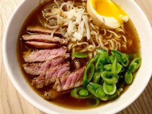 Makin Enak! Racik Ramen Instan di Rumah dengan 7 Bahan Ini
