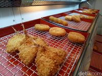 Bukan Sukiyaki Saja, Nigiri Sushi hingga Tempura Matang Ada di Supermarket Jepang