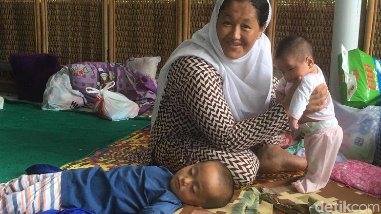 Selain di Trotoar, Pencari Suaka Juga Numpang Tidur di Musala Selain di Trotoar, Pencari Suaka Juga Numpang Tidur di Musala