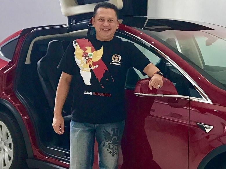 Punya Mobil Tesla, Ketua DPR Bamsoet akan Lapor ke KPK Punya Mobil Tesla, Ketua DPR Bamsoet akan Lapor ke KPK