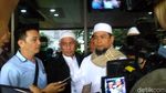 Foto: Ustaz Zulkifli Datangi Polisi Bareng Massa Alumni 212