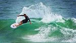 Foto: Begini Jadinya Kalau Chris Hemsworth Surfing