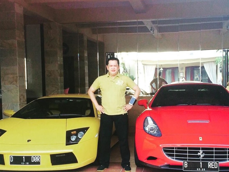 Bamsoet Pamer Foto Ferrari B 1 RED, Samsat: Nama Pemilik Andi Bamsoet Pamer Foto Ferrari B 1 RED, Samsat: Nama Pemilik Andi