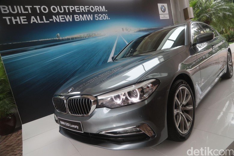 BMW 520i Luxury Buatan Indonesia. Foto: Grandyos Zafna Manase Mesah BMW 520i Luxury Buatan Indonesia. Foto: Grandyos Zafna Manase Mesah