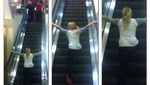 Foto Orang-orang yang Iseng Split di Atas Escalator