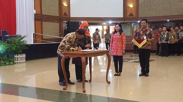 Sertijab Mensos, Khofifah: Pak Idrus Melangkah dan Langsung Lari