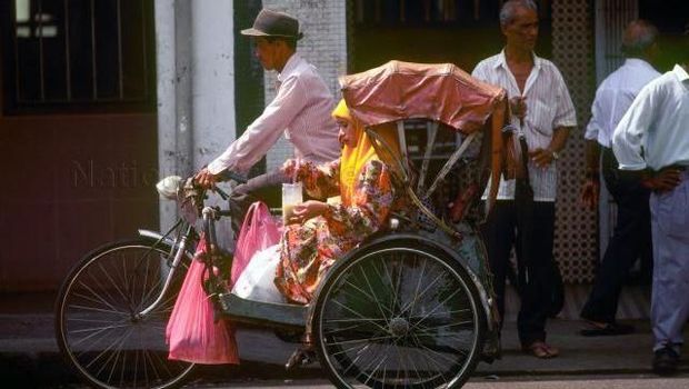 Lenyapnya Eksistensi Becak, Berkaca Dari Singapura