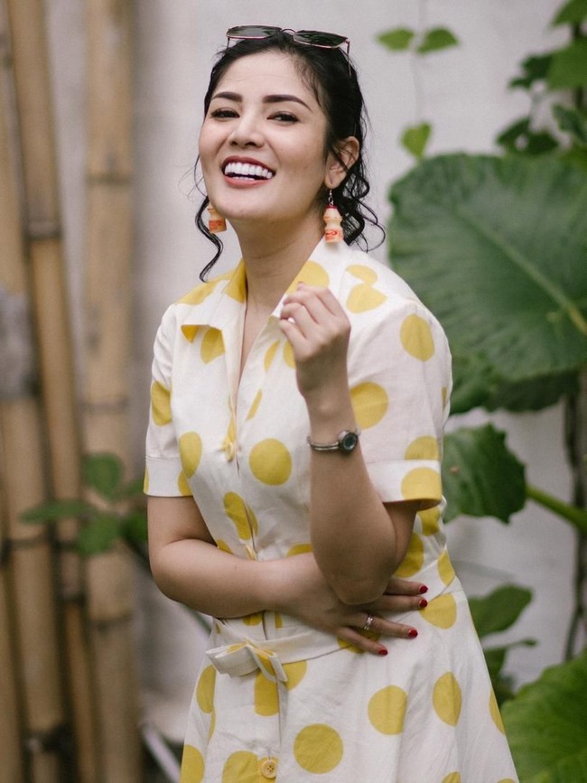 Untuk harga, anting ini ternyata dibanderol sekitar Rp 100 ribu. (Foto: Instagram/Nindy Ayunda)