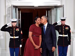 So Sweet! Kado Romantis Obama untuk Istri
