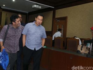 Wajah Tegang Penyuap Eks Dirjen Hubla Divonis 4 Tahun Penjara