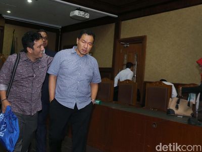 Wajah Tegang Penyuap Eks Dirjen Hubla Divonis 4 Tahun Penjara