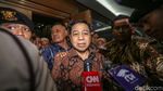 Diserbu Wartawan Usai Sidang, Novanto Tetap Tenang