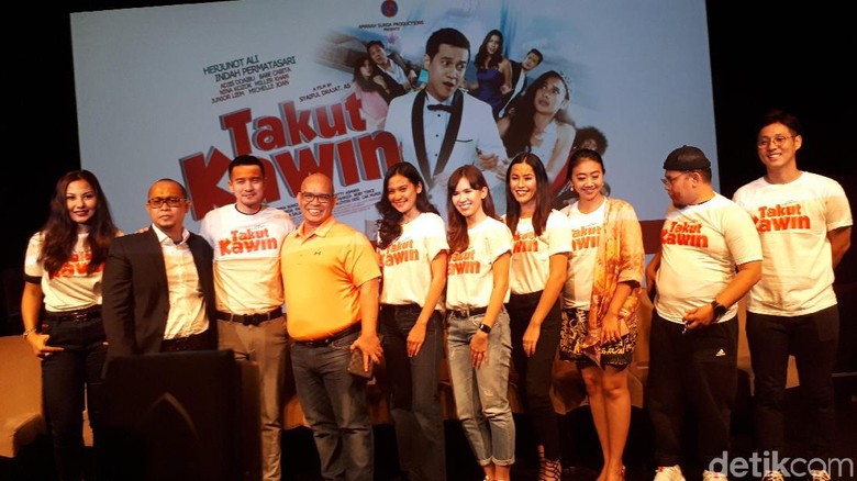 Film 'Takut Kawin' Cerita Galaunya Herjunot Ali yang Ingin 