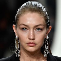 Gigi Hadid di runway Prabal Gurung Foto: Getty Images