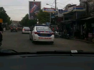 Bak Film Laga, Begini Aksi 6 Mobil Polantas Kejar Truk Curian