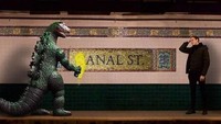 Salah satu kenakalan Godzilla miliknya di Canal St. (Dok. Instagram/ryangodzilling)