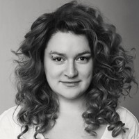 Wanita berambut keriting bernama Tata Kepler ini terlahir dari orangtua berdarah campuran Polandia, Spanyol, Serbia, Rusia, Jerman, Hungaria dan Republik Ceko. Foto: Dok. thenordar.com