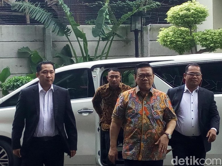 Ke KPK, Agung Laksono Mengaku Dipanggil soal Besuk Novanto di RS Ke KPK, Agung Laksono Mengaku Dipanggil soal Besuk Novanto di RS