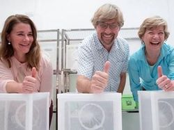 Aksi Bill Gates Minum Kotoran Manusia Hingga Tebus Utang Negara