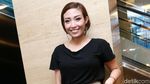 Ayu Dewi, Ibu Dua Anak yang Selalu Centil