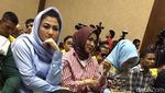 Tanpa Idrus, Begini Seriusnya Ny Deisti Simak Sidang Novanto