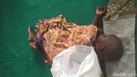Ini adalah potret salah satu batita anak pencari suaka yang ditampung di Musala Al Istiqomah.