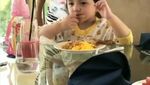 Yuk, Intip Cara Makan Arsy Hermansyah yang Bikin Gemes!