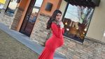 Saking Cintanya, Wanita Ini Lakukan Foto Kehamilan di Restoran Fast Food!