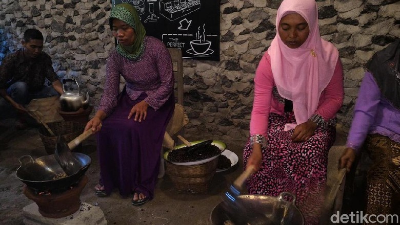 Membangkitkan Kembali Kejayaan Kopi Lereng Merapi Membangkitkan Kembali Kejayaan Kopi Lereng Merapi