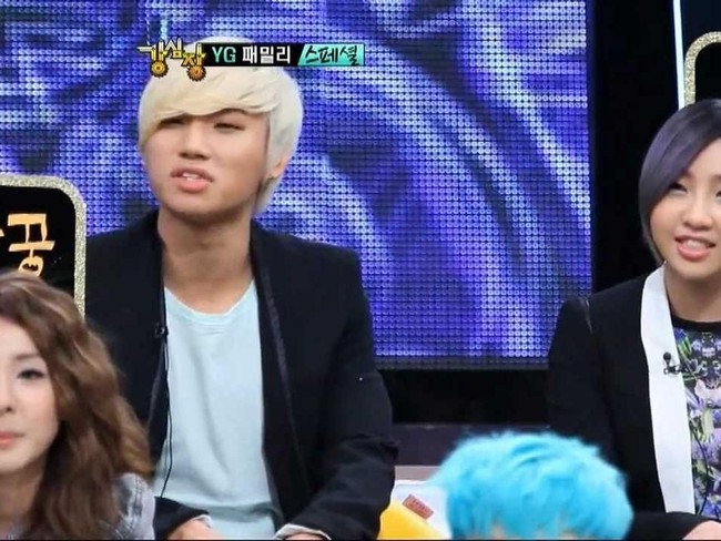 Daesung Bigbang dan Minzy sama-sama punya mata yang kecil. Ketika disandingkan, mereka seperti kakak-adik. (Foto: ist)