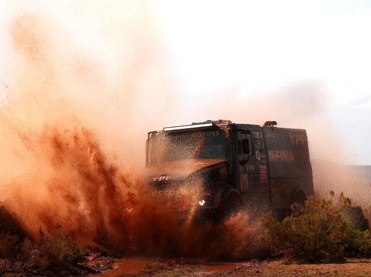 Monster 10 Ton yang Mampu Berlari 160 Km/Jam