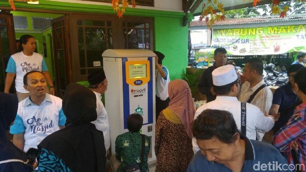 Ada ATM yang Mengeluarkan Beras untuk Dhuafa di Kota Semarang