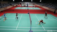 Selain tribune penonton single seat, Istora juga didukung dengan kekuatan lampu yang lebih tinggi. Panpel juga tak khawatir ada kebocoran.
