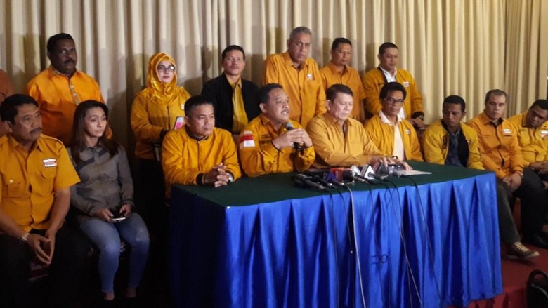 Hanura Pecah, Kubu Manhattan Klaim Fokus Verifikasi Parpol Hanura Pecah, Kubu Manhattan Klaim Fokus Verifikasi Parpol