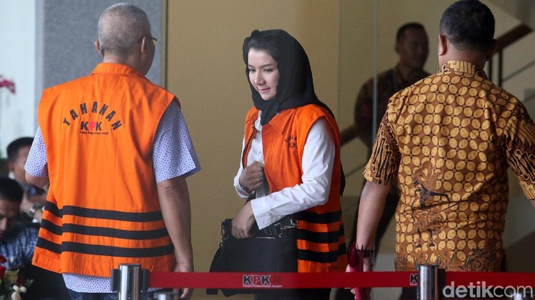 KPK Pernah Periksa Pejabat Kemenhub soal Izin Pesawat Bupati Rita KPK Pernah Periksa Pejabat Kemenhub soal Izin Pesawat Bupati Rita