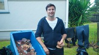 Ia juga senang dengan kegiatan alam. Foto: Twitter Clarke Gayford