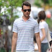 Co-host Fashion Police, Brad Goreski, stylish menenteng tas Hermes Birkin. Foto: Dok. Instagram, Istimewa