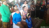 Acara berlangsung kental dengan adat Jawa. Foto: Febriyantino Nur Pratama