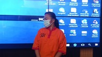Penjualan itu melalui seorang pria yang dikenalnya, Jaka.