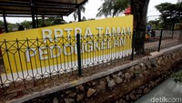 RPTRA Taman Pedongkelan terlihat asri dan nyaman.