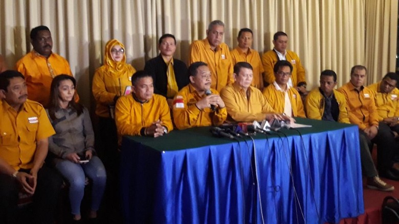 Konflik Internal, Kubu OSO: Ada yang Mau Hanura Tak Dukung Jokowi Konflik Internal, Kubu OSO: Ada yang Mau Hanura Tak Dukung Jokowi