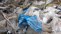 Sejauh ini, polisi belum menetapkan tersangka sejak 78 ton karung diduga B3 tersebut ditemukan.