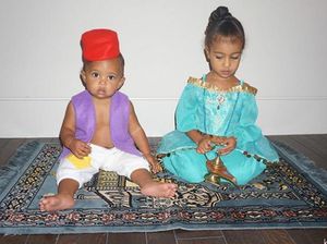 Jadi Kakak, 2 Anak Kim Kardashian Ini Makin Menggemaskan 