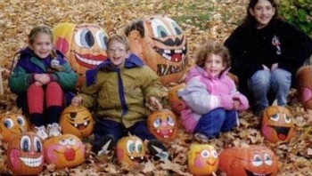 Zuckerberg punya dua saudara kandung perempuan, yaitu Randi Zuckerberg dan Donna Zuckerberg. Foto: Facebook